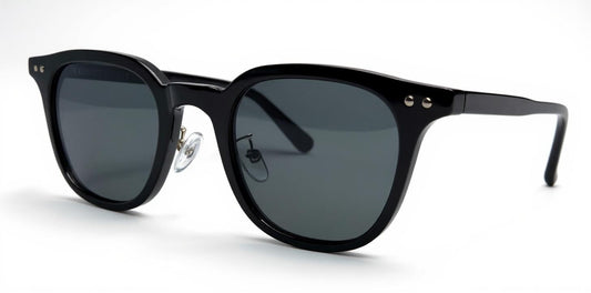 EK-1819 – Lentes de Sol Clásicos de Policarbonato con Mica Oscura y Detalles Metálicos