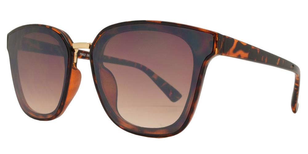 DS-7962 - Lentes cuadrados Horn Rimmed con puente metálico y mica plana
