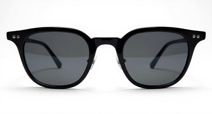 EK-1819 – Lentes de Sol Clásicos de Policarbonato con Mica Oscura y Detalles Metálicos
